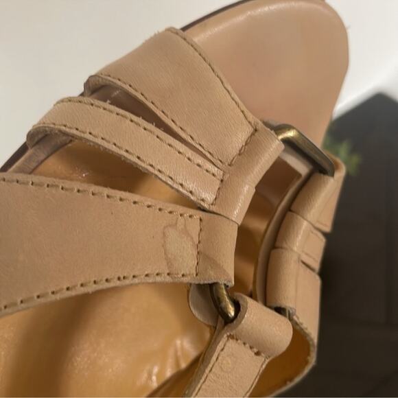 Vía Espiga Heels - Picture 10 of 14